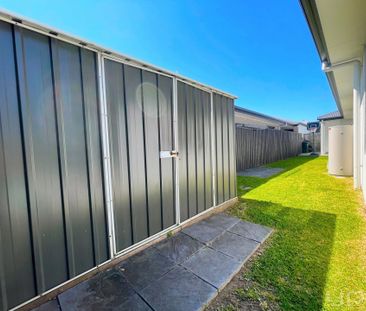 Where grown-up practicality meets “weekend-ready” personality - Photo 1