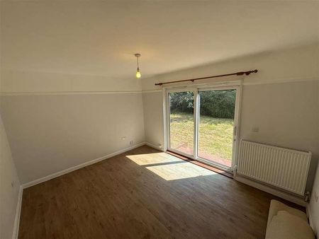 Blake Hall Road, London, E11 - Photo 2