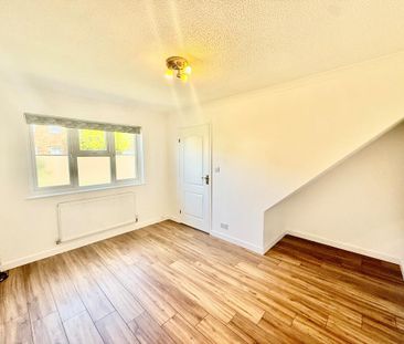 2 bedroom semi-detached house to rent - Photo 2