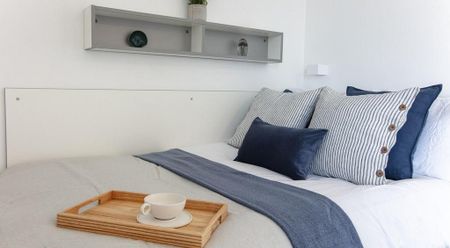 1 bedroom in a flat share to rent - Photo 4
