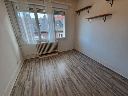 Location Appartement 5 pièces 105m² AMIENS 80000 - Photo 3