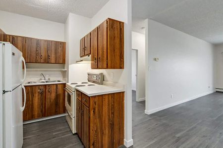 2 Bedroom - Photo 4