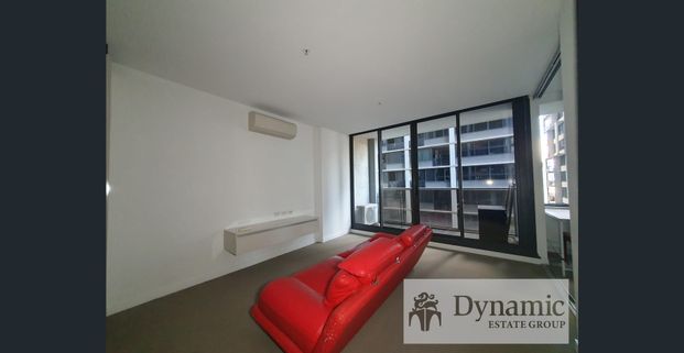 CBD Location Apartment 2 bed 1 bath Partially Furnished - Photo 1
