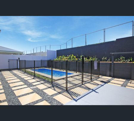 9 Marine Parade, Lake Cathie, NSW 2445 - Photo 2