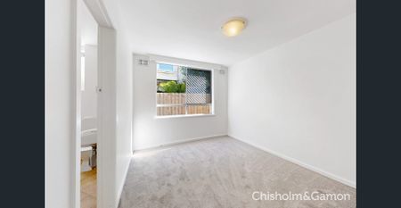 Spacious & Stylish Ground Floor Retreat - Photo 5