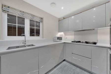 6 bedroom detached house to rent - Photo 3