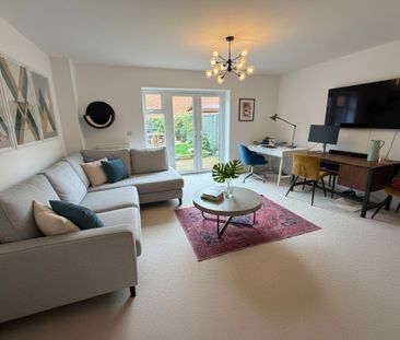 4 bedroom semi-detached house to rent - Photo 1