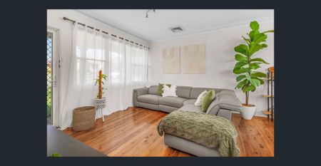 Charming and well-maintained family home close to the Lake - Photo 2