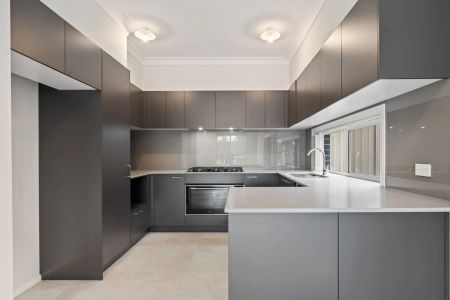 Brand New Family Home - Photo 3