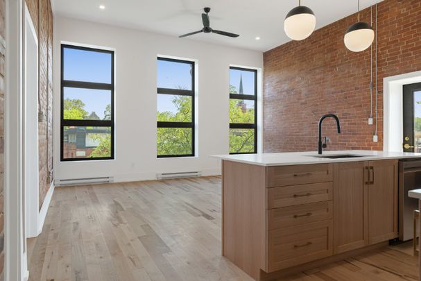 6 - 73 Pembroke Street W - Photo 1