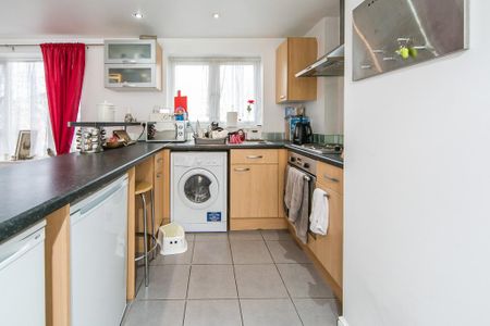 2 bedroom flat to rent - Photo 5