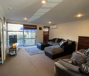 4 Bedroom Family Home in Takanini - Photo 2