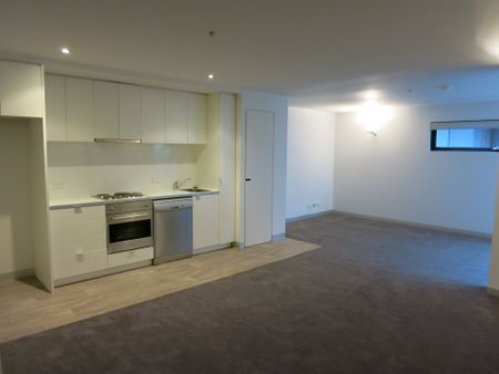 Stylish and Secure Apartment in the Heart of the Bay Street Precinct - Photo 2