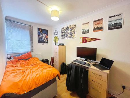 6 bedroom terraced house to rent - Photo 4