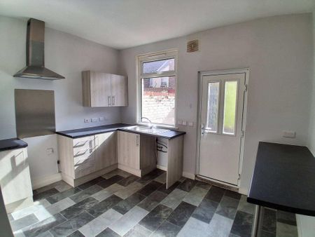 2 bedroom terraced house to rent - Photo 5