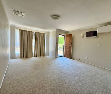 SOUTH TAMWORTH - Spacious Duplex with Yard - Photo 5