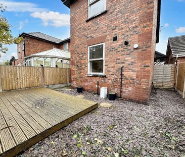 2 bedroom semi-detached house to rent - Photo 5