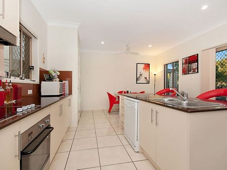 Absolute Parkside Living in Greengate! - Photo 3