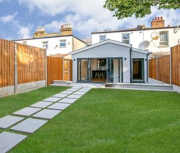 2 bedroom flat to rent - Photo 6