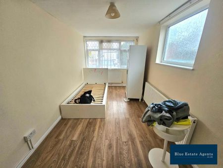 4 bedroom detached house to rent - Photo 4