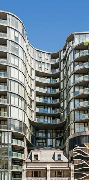 CONTEMPORARY LIVING WITH VIEWS - Photo 2