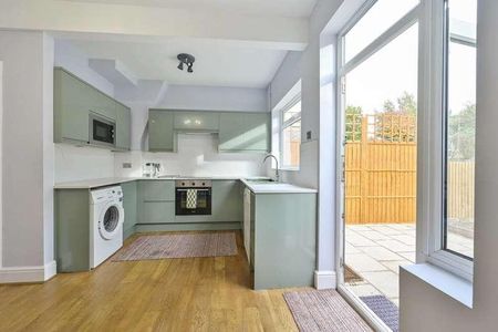 Ravensbury Road, Southfields, SW18 - Photo 4