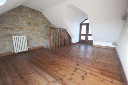 2 Bedroom House - Terraced To Let - Photo 3