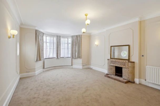 5 bedroom house in London - Photo 1