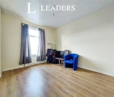 2 bedroom apartment to rent Victoria Avenue, Southend-on-Sea, Essex... - Photo 2