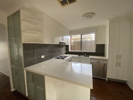 136 Hilton Street, Glenroy VIC 3046 - Photo 5