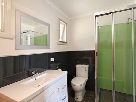 36 Morris Road, Woodend - Photo 5