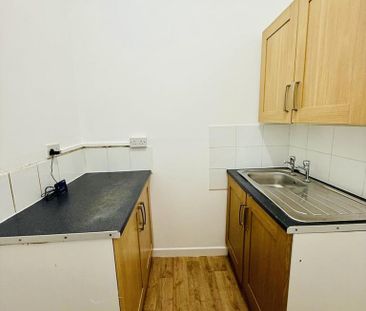 1 bedroom ground floor flat to rent - Photo 4