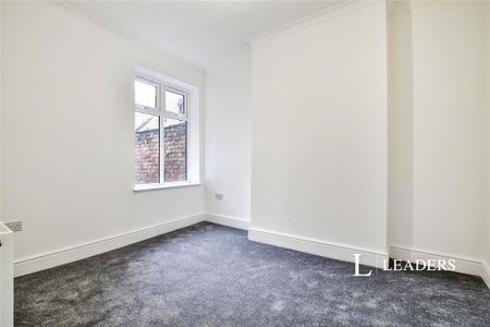 4 bedroom terraced house to rent - Photo 5