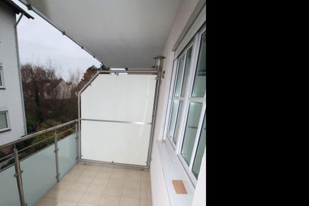 Stilvoll sanierte 2-Zimmer-Wohnung mit Fußbodenheizung und Balkon - Photo 4