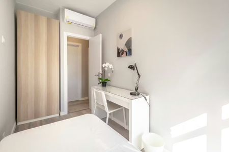 Calle del Puerto de Canfranc, Madrid, Community of Madrid 28038 - Foto 2