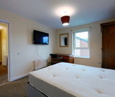 2 bedroom apartment to rent - Photo 4