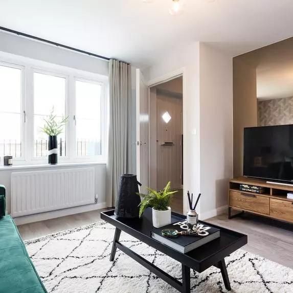 3 bedroom semi-detached house to rent - Photo 1