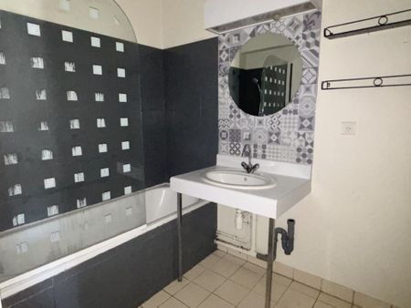 Location Appartement 2 pièces 53m² COMPIEGNE 60200 - Photo 5