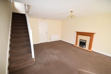 4 bedroom semi-detached house to rent - Photo 3