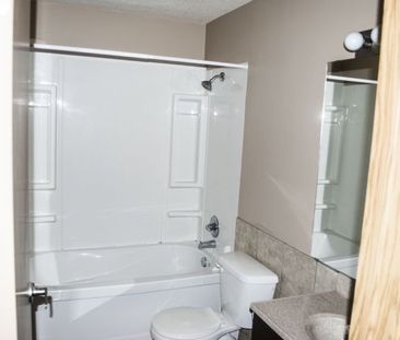 7F Grant Street, Red Deer, AB - Photo 3