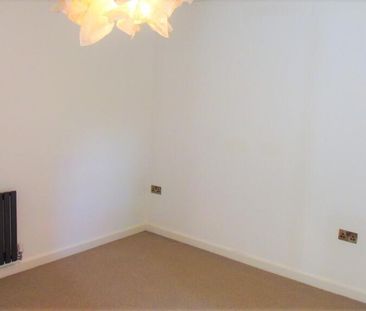 2 bedroom ground floor flat to rent - Photo 4