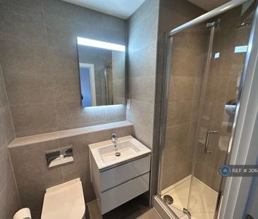 2 bedroom semi-detached house to rent - Photo 5