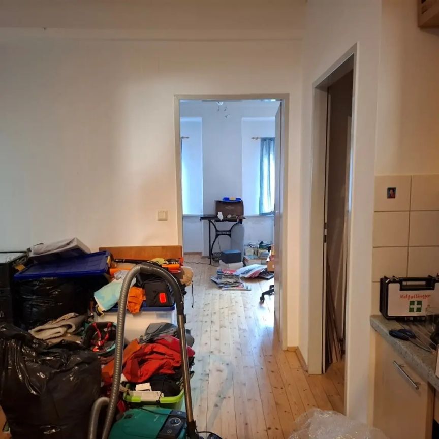 Zentrale 2-Zimmer-Altbauwohnung mit Küchenblock am Hauptplatz in Kapfenberg zu mieten ! - Foto 1