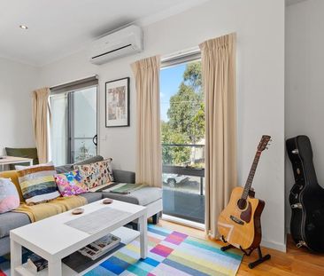 Stylish boutique living walking distance to everything - Photo 5