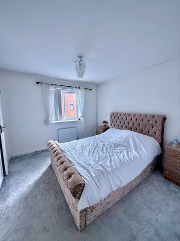 3 Bed Semi-Detached House, Argyll Way, B66 - Photo 4