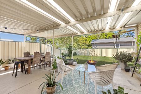Spacious 3 Bedroom Home in Warnervale! - Photo 4