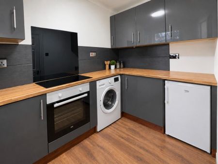 2 bedroom flat to rent - Photo 4