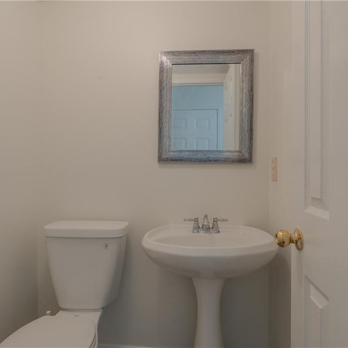 4008 BERTON Avenue, Burlington, Ontario, L7M4M6 - Photo 1
