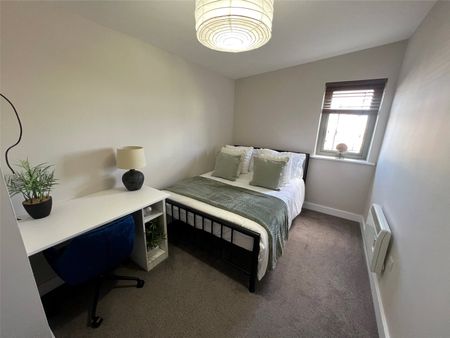 3 bedroom apartment to rent - Photo 4