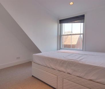 3 bedroom flat to rent - Photo 3